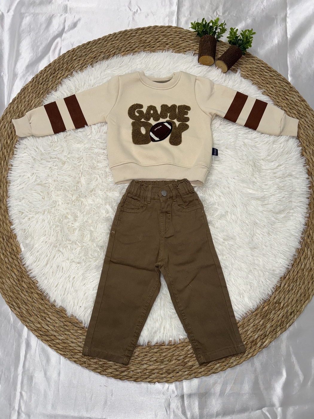 Game Day Football Set Beige - Boy (Brown Jeans)