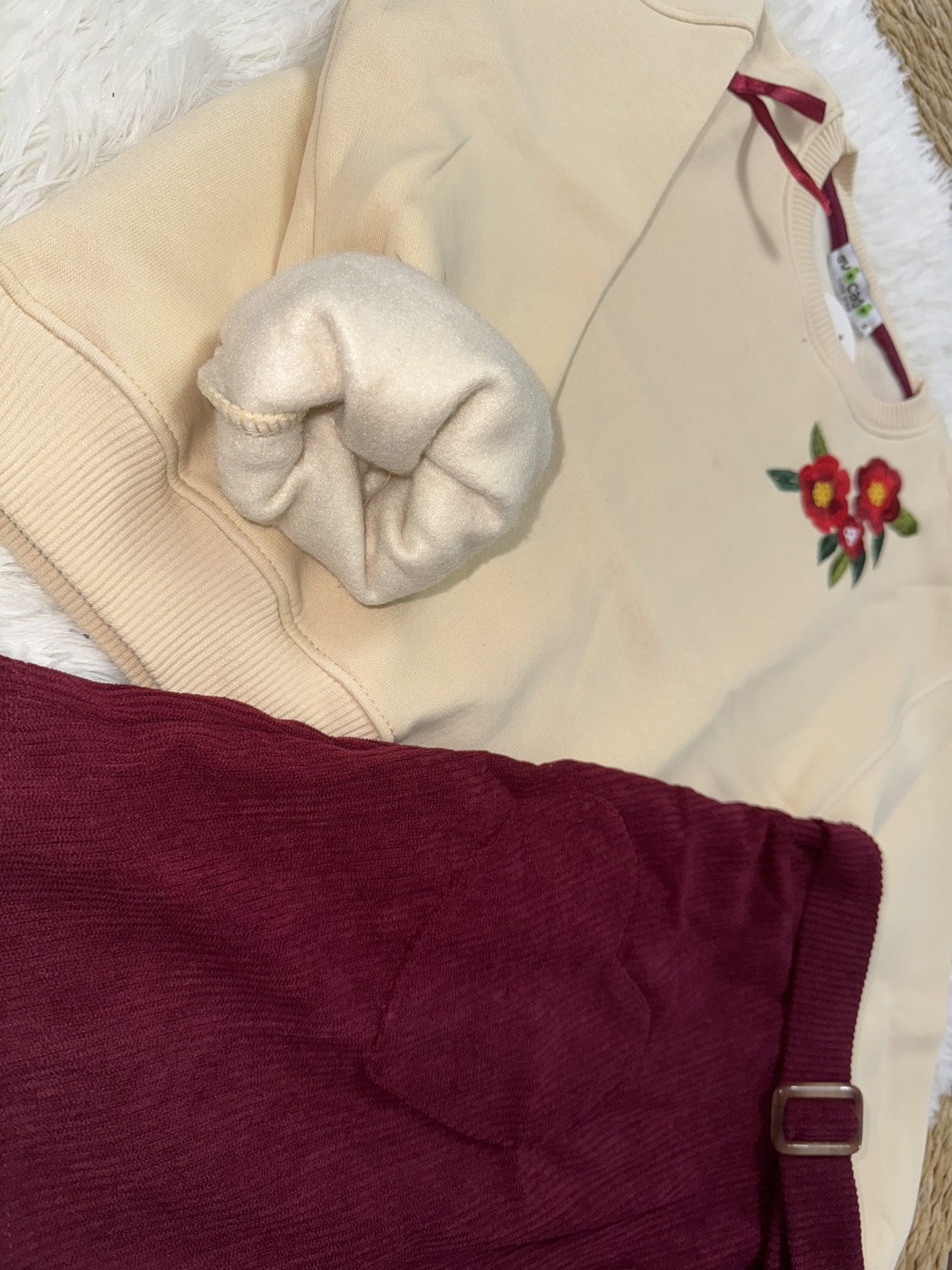 Rose Ribbon Set Cream & Maroon - Girl (Heart Pockets)