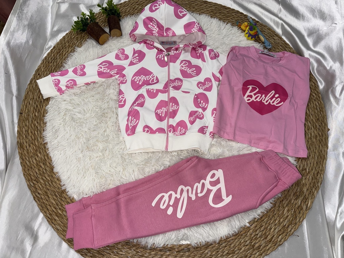 Barbie Hearts Pink 3-Piece Set - Girl (Heart Print Hoodie)