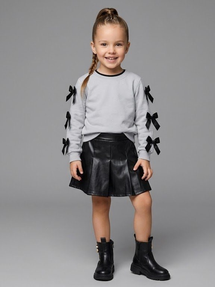 Sleeve Bows Set Light Grey - Girl (Black Leather Skirt)