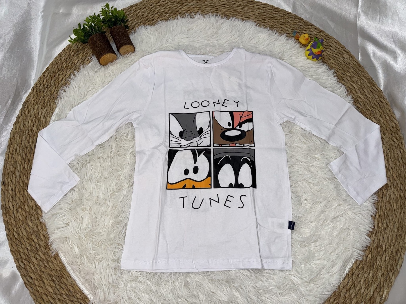 Looney Tunes White Set - Boy (Back Graphic)