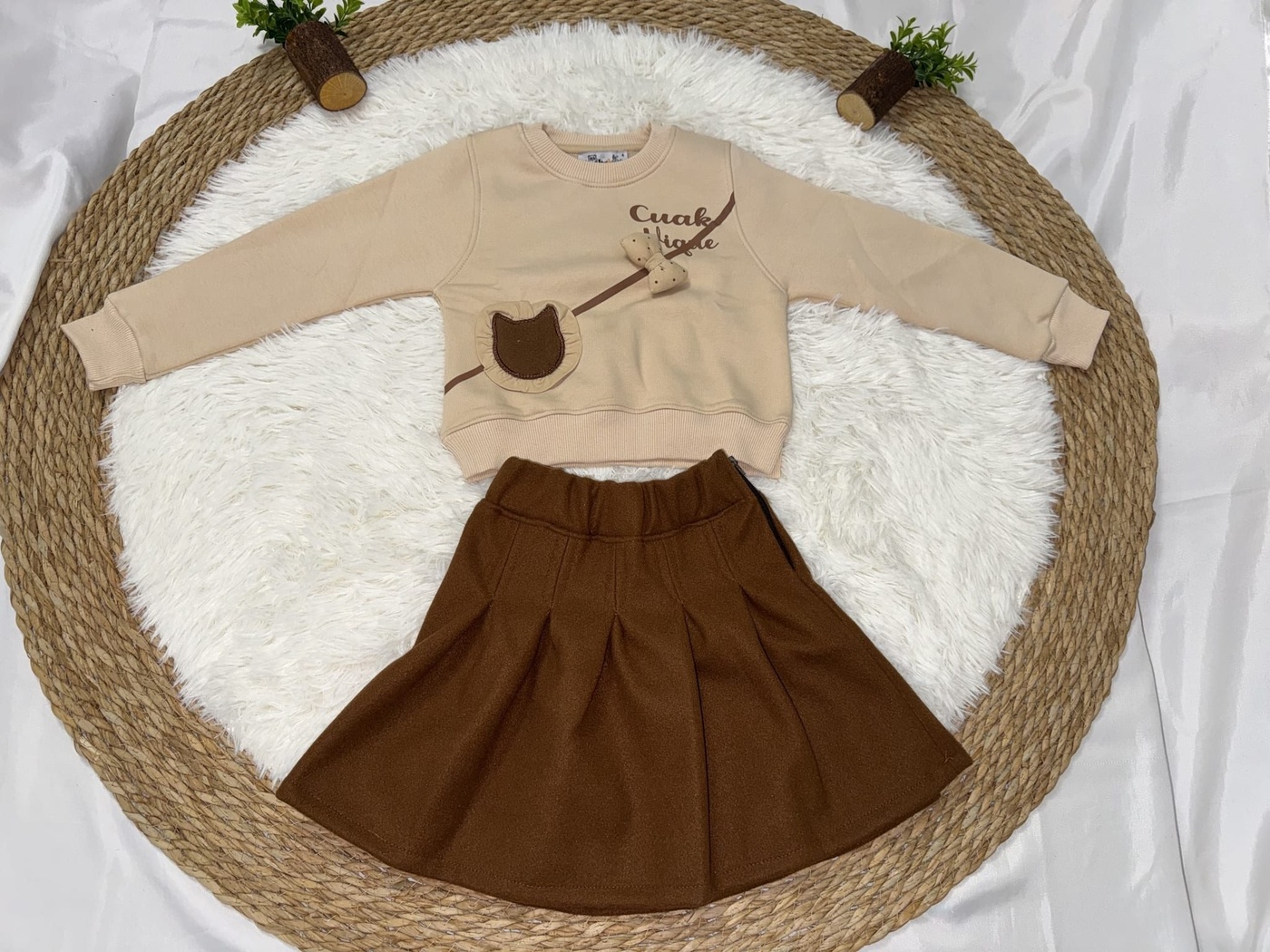 Bear Bag Sweatshirt Set Beige - Girl (Brown Pleated Skirt)