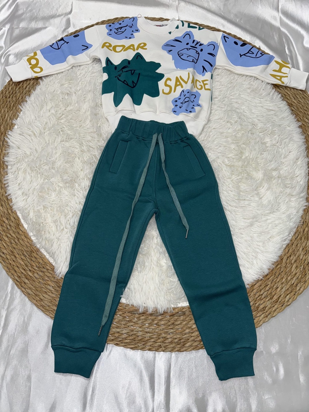 Roar Savage Tiger Set White - Boy (Teal Pants)