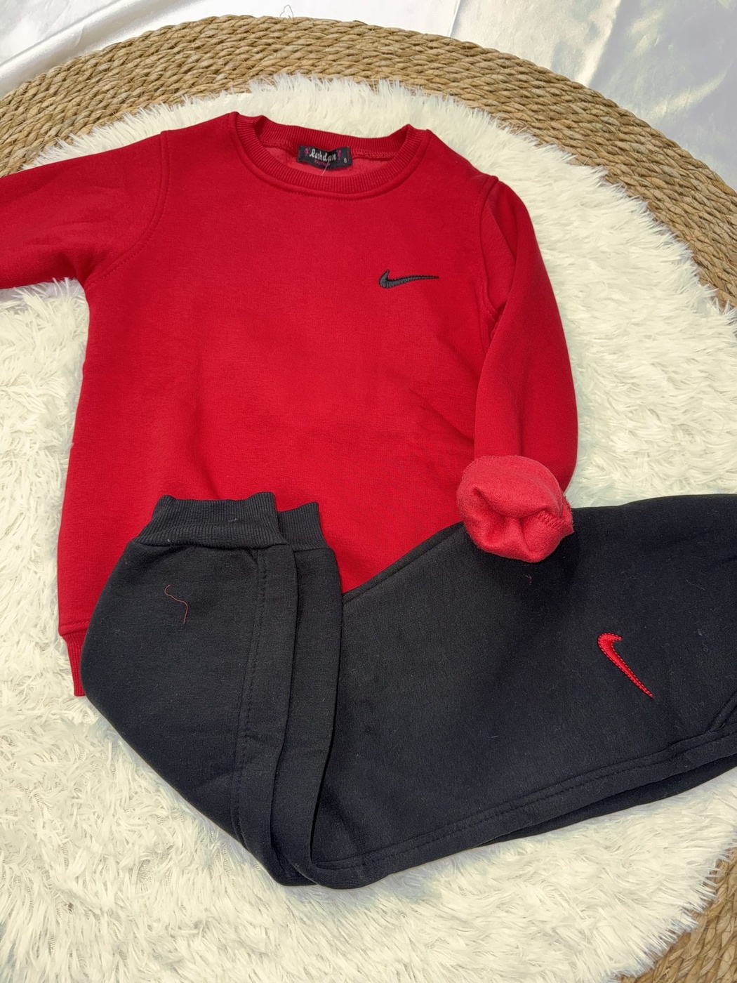 Minimalist Sport Set Red - Boy (Black Pants)