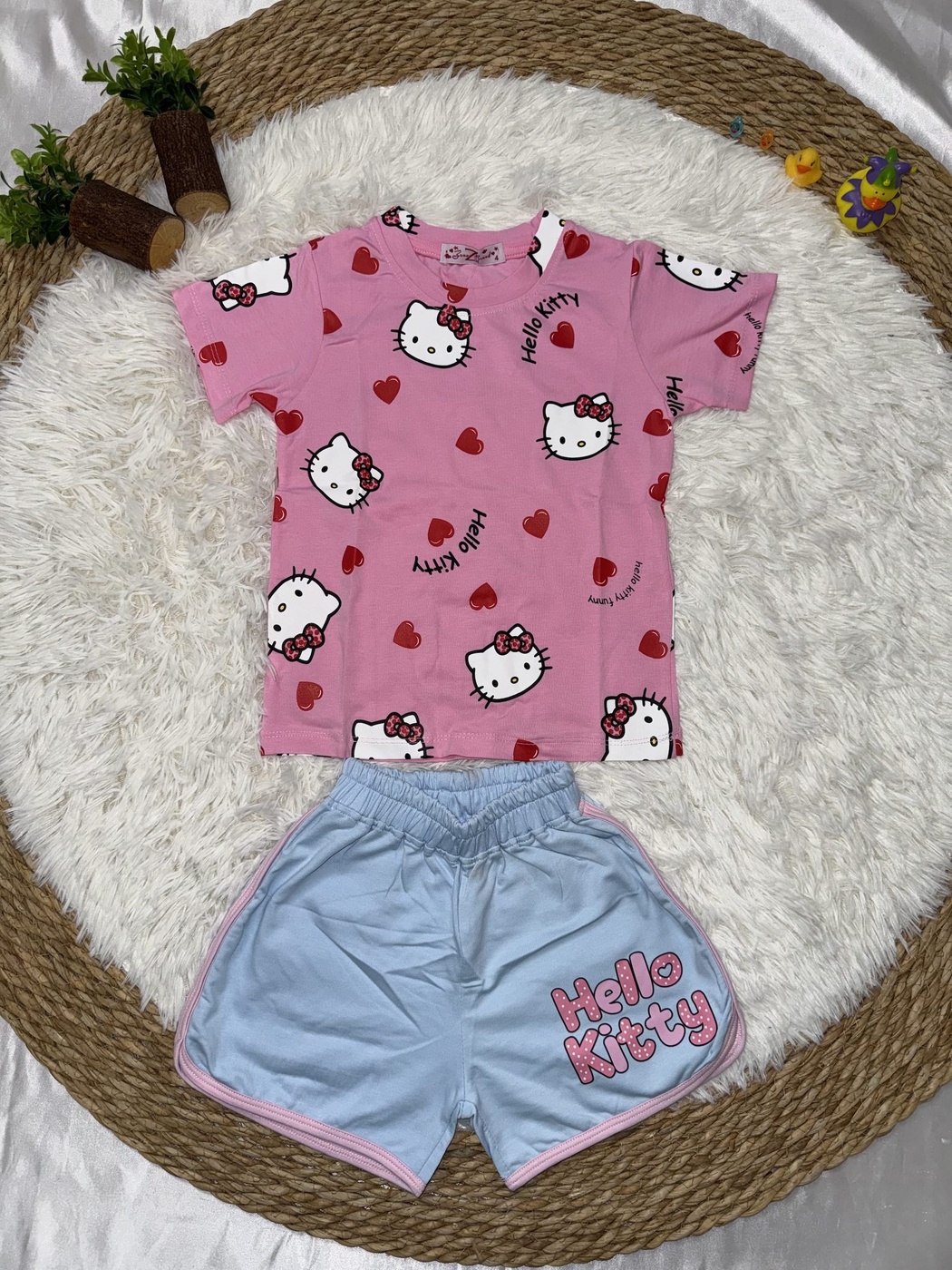 Hello Kitty Pink Set - Girl (Blue Shorts)