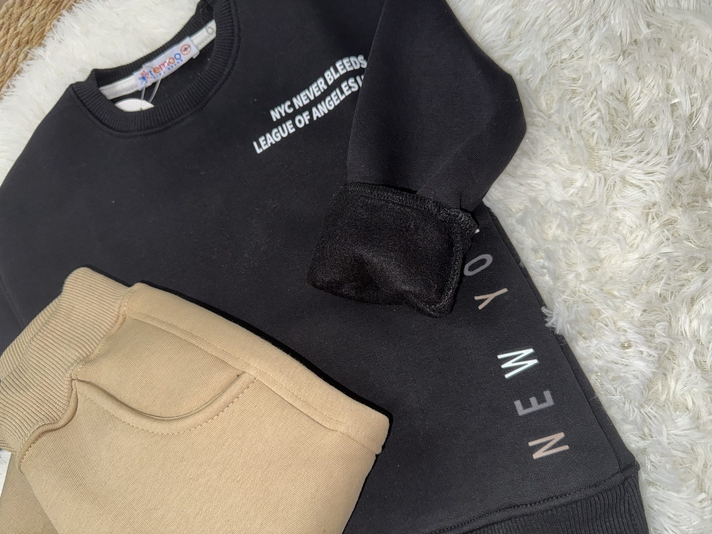 NYC Black Set - Boy (Beige Pants)