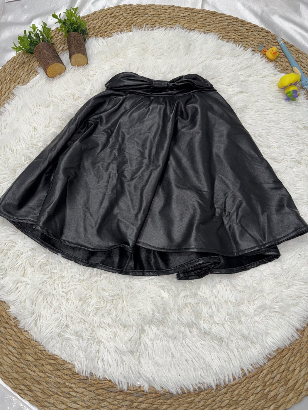 Minnie Red Set - Girl (Black Leather Skirt)