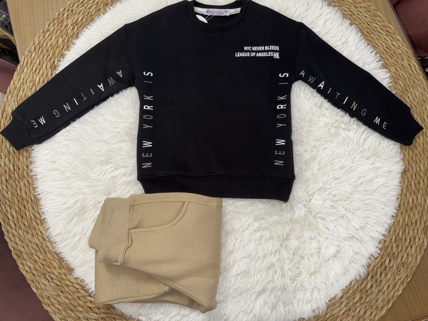 NYC Black Set - Boy (Beige Pants)