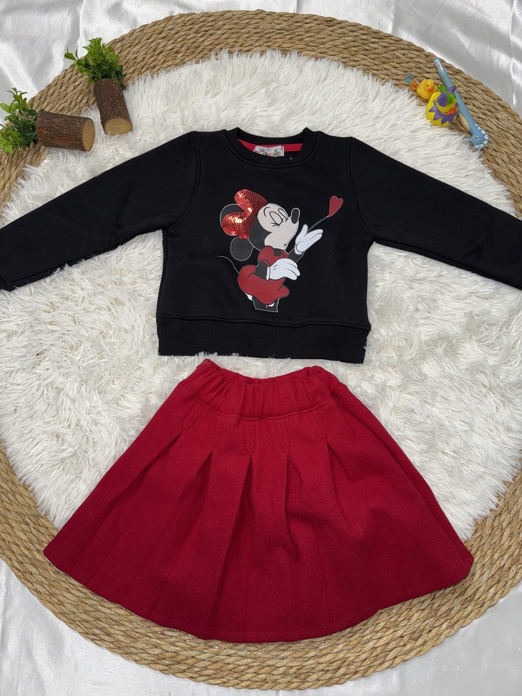 Minnie Mouse Black Set - Girl (Red Skirt)